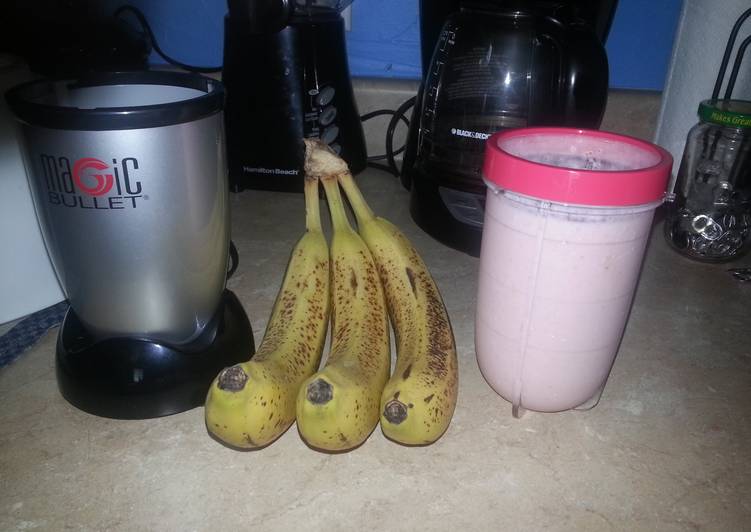 Simple Way to Make Quick Strawberry banana smoothie