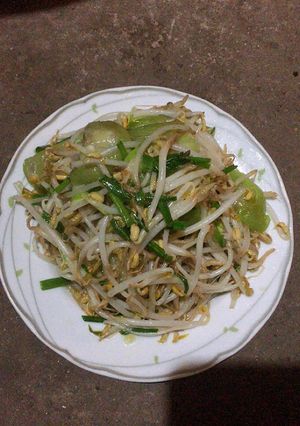 Hình của món Giá đỗ xào với mướp.