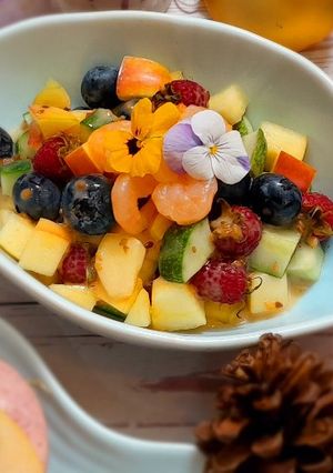 Hình của món Salad táo sốt mè rang.