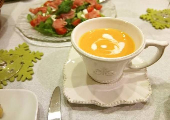 Easiest Way to Make Favorite Creamy Carrot and Red Bell Pepper Soup