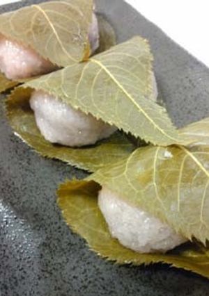 A picture of Easy Sakura-mochi for Cherry Blossom Viewings.