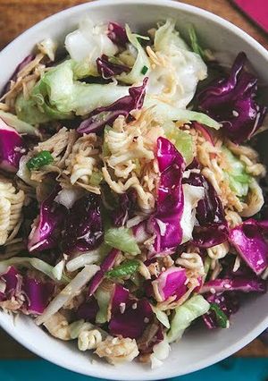 A picture of LOW CARB | Chinese Chicken Cabbage Salad.