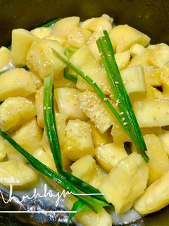 A picture of Khoai Mì Vàng Xào Cốt Dừa.