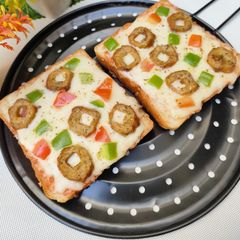 A picture of Pan Pizza Sandwich 🥪🥪.