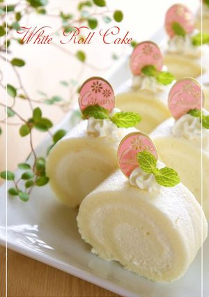 A picture of White Roll Cake with White Chocolate.