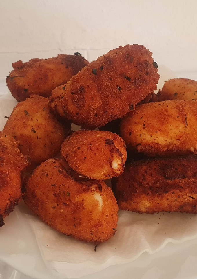 Una foto de Croquetas de queso y jamón york