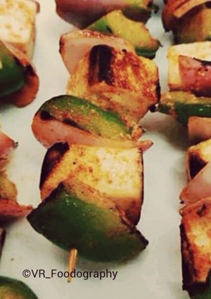 A picture of Restos style Paneer Tikka.