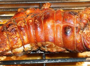 Una foto de Pernil de cerdo deshuesado asado al horno