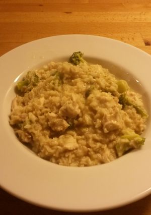 A picture of Robin's Whole Grain Rice & Chicken Casserole.