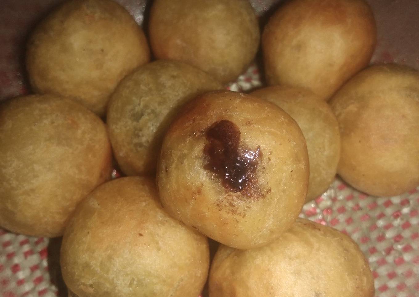 Bola-bola ubi isi coklat