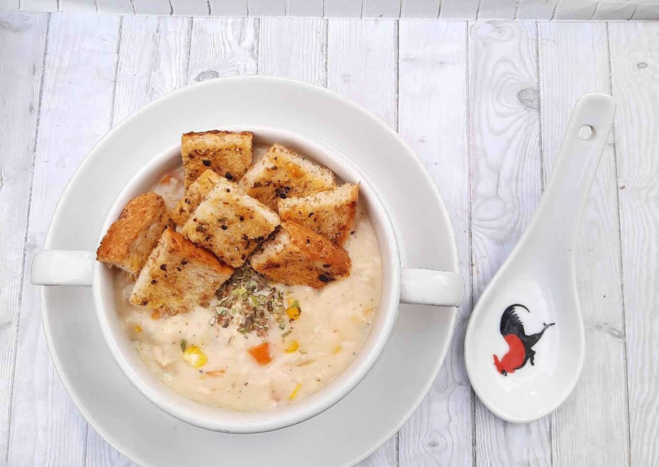 Chicken Cream Soup With Garlic Bread