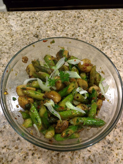A picture of Garlicky Asparagus and Mushroom Stirfry.