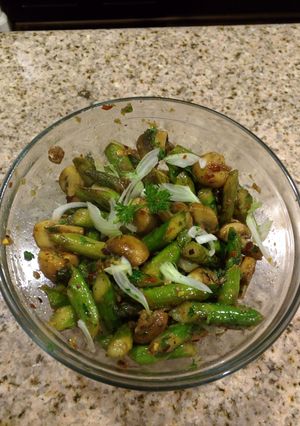 A picture of Garlicky Asparagus and Mushroom Stirfry.