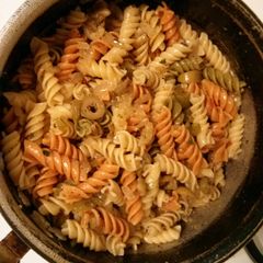 A picture of Tricolor Rotini Pasta.