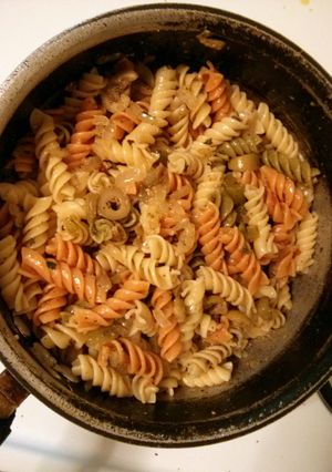A picture of Tricolor Rotini Pasta.