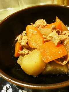 A picture of Refreshing Simmered Pork, Daikon Radish, and Carrot.