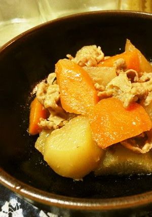 A picture of Refreshing Simmered Pork, Daikon Radish, and Carrot.