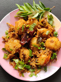 பேபி பொட்டேட்டோ மசாலா (Baby potato masala) செய்முறை முக்கிய புகைப்படம்
