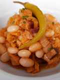 Col refrita con alubias y panceta