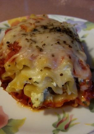 A picture of Pepperoni Pizza Lasagna Rolls.