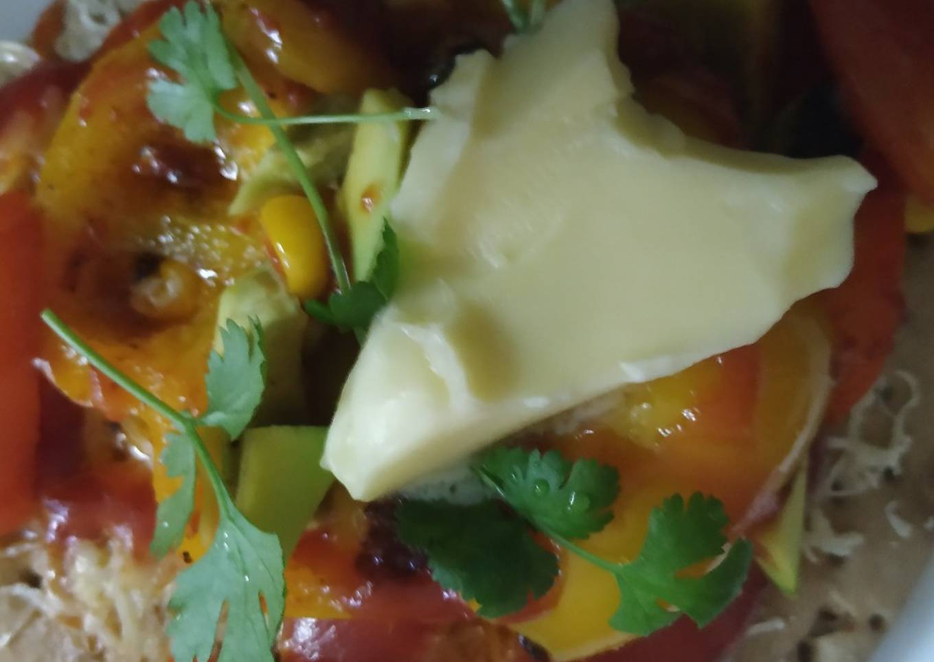 Avacado, pepper, sweet corn pizza