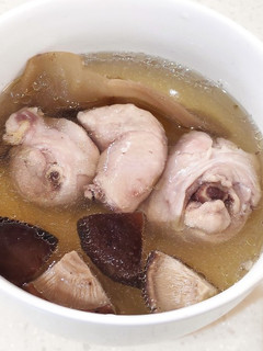 菜脯香菇雞湯~電鍋簡單煮 的食譜成品照片