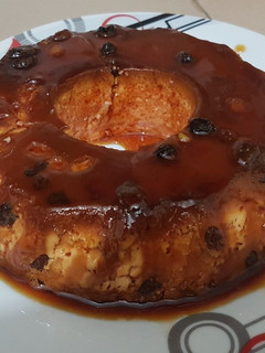 Una foto de Flan de piña con frutas secas
