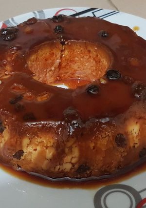 Una foto de Flan de piña con frutas secas