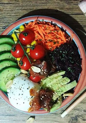 Une photo de Power Bowl aux crudités & saumon fumé mariné🥗