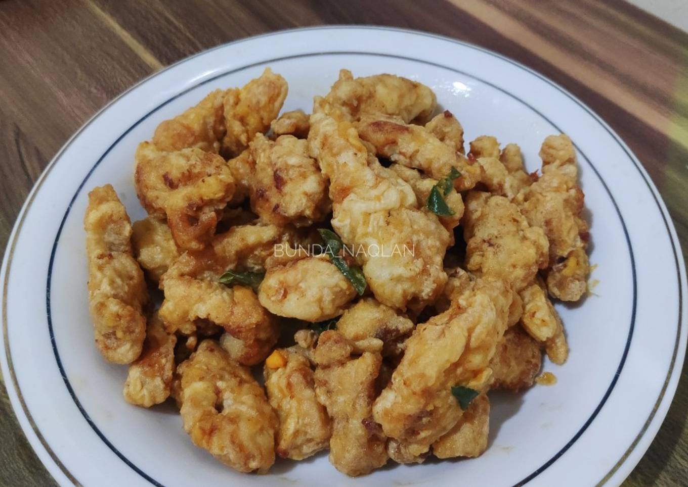 Ayam goreng telur asin