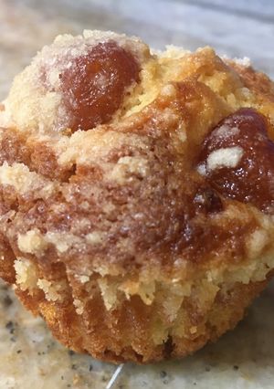 Una foto de Cupcakes con quinotos al licor y crumble