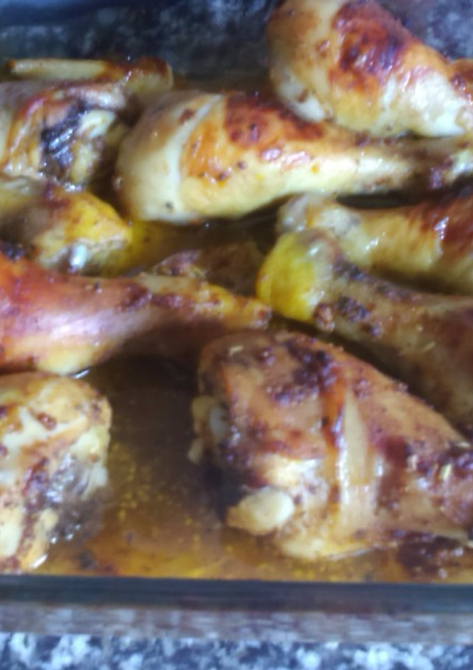 Una foto de Jamoncitos de pollo al horno con miel y mostaza antigua