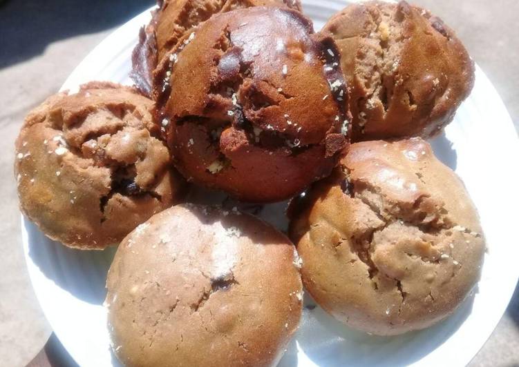 Recipe of Quick Muffins with peanuts and raisins