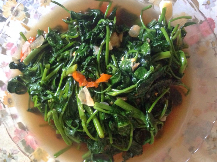 Langkah Mudah untuk Menyiapkan Tumis Kangkung Saos Teriyaki, Lezat