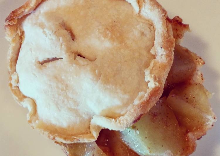 Steps to Make Homemade Mini Apple Pies