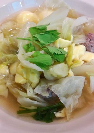 รูปของ แกงจืดกะหล่ำปลี..เต้าหู้หมูสัป🍜