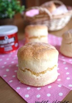 A picture of Heavy Cream Scones.