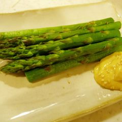 A picture of How to Eat Asparagus.