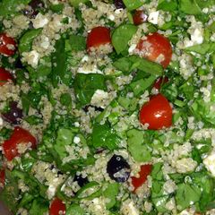 A picture of Mediteranean quinoa salad.