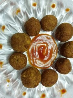 மட்டன் கோலா உருண்டை (Mutton kola urundai Recipe in Tamil) செய்முறை முக்கிய புகைப்படம்