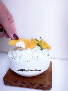 عکسی از دستور ماست و خیار🥒🥣