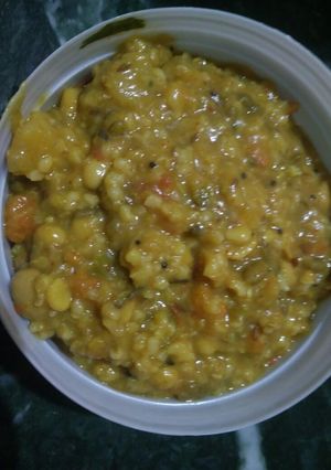 A picture of Mix broken wheat(daliya) khichdi.