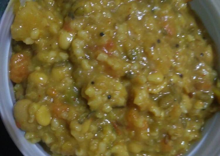 Mix broken wheat(daliya) khichdi