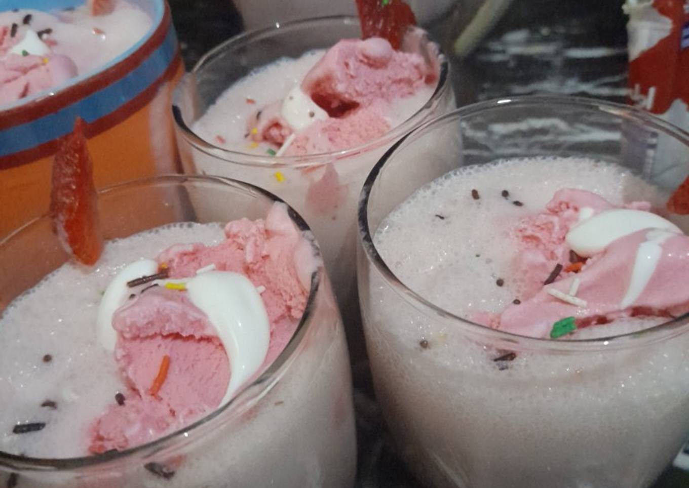 Banana Strawberry milk Delight