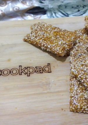 A picture of Sesame Chikki 🫧🫧🫧.