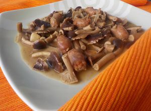 Foto principal de Bolets con longanizas blancas