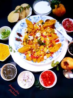 इडली की चाट(Idli Ki Chaat recipe in hindi) रेसिपी मुख्य फोटो