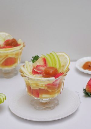 Foto resep Salted Plum Fruit Punch Mocktail with Mango, Strawberry & Apple