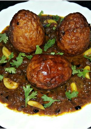 A picture of Garlic Egg Masala.