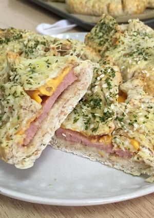A picture of Luncheon meat and cheese bread.